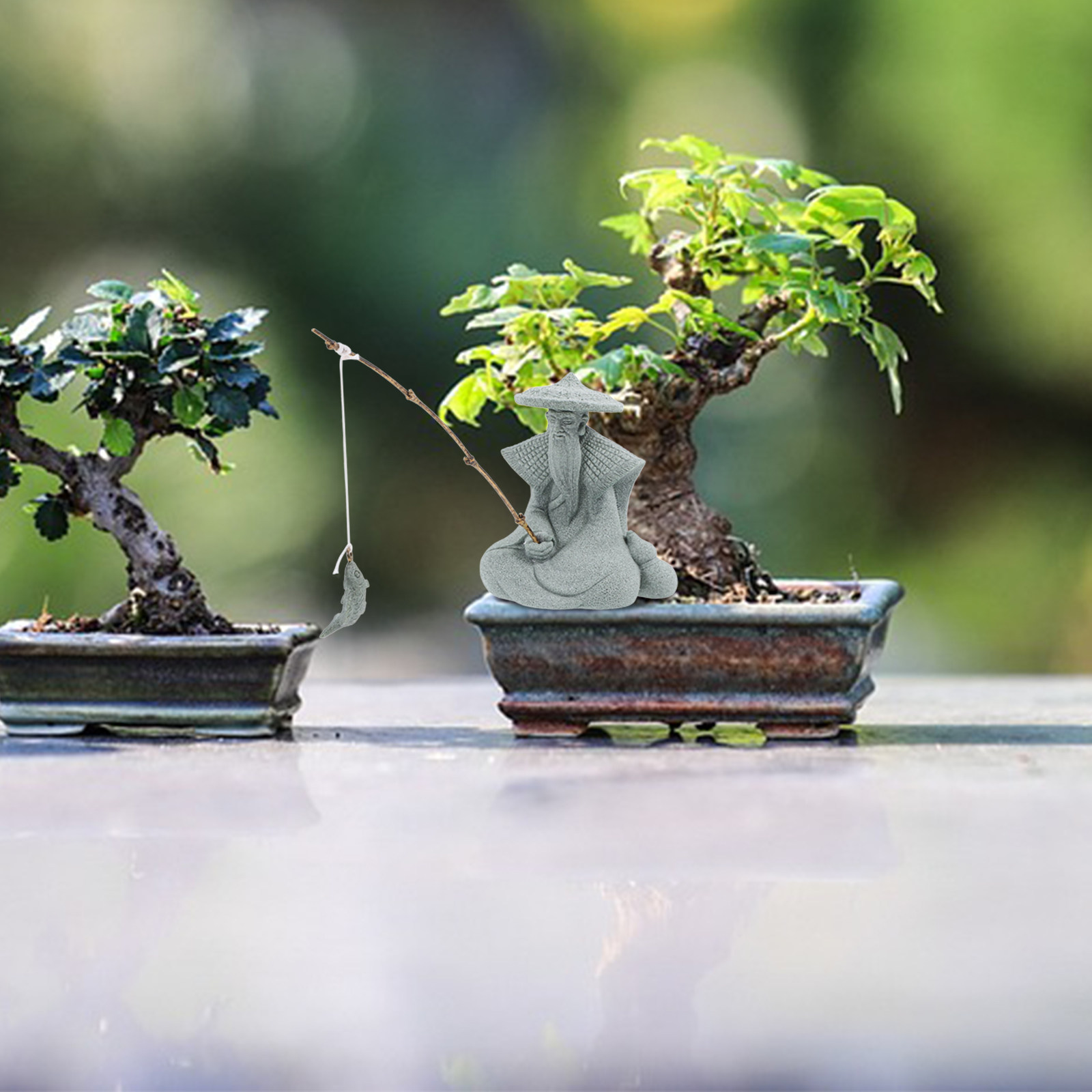 Us Bonsai Garden - Piccola Statua di Pescatore in Resina,